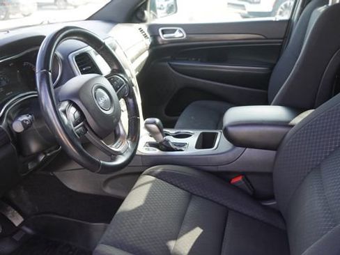 Certified 2021 Jeep Grand Cherokee Laredo image 19