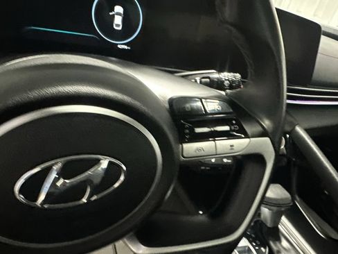Used 2023 Hyundai Elantra Limited FWD image 19