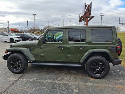 Used 2022 Jeep Wrangler Unlimited Sahara image 5