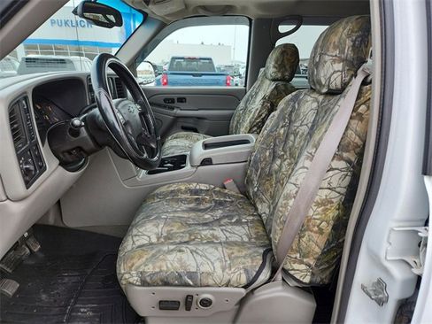 Used 2005 Chevrolet Silverado 2500 LT w/ Heavy-Duty Power Package image 17