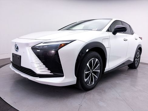 Used 2023 Lexus RZ 450e Premium w/ Technology Package AWD/4WD image 14