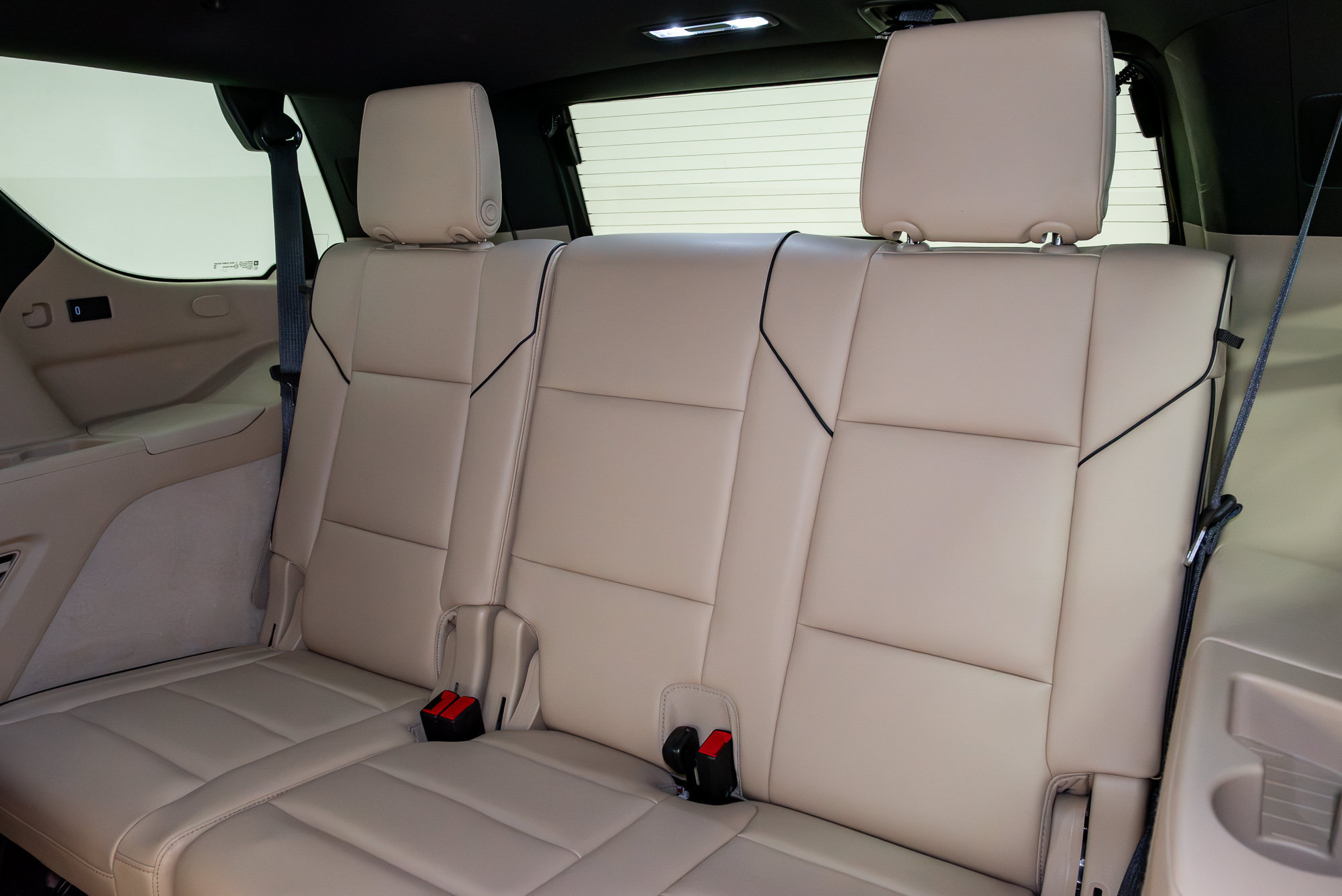 Used 2021 Cadillac Escalade Premium Luxury AWD/4WD image 23