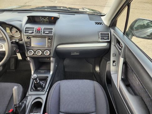 Used 2018 Subaru Forester 2.5i AWD/4WD image 16