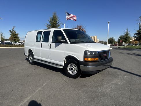 Used 2024 GMC Savana 2500 w/ Driver Convenience Package image 2