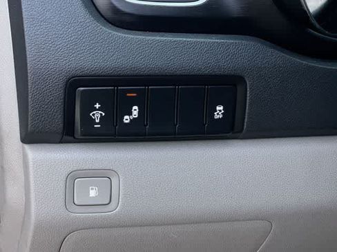 Used 2019 Kia Sedona EX FWD image 29