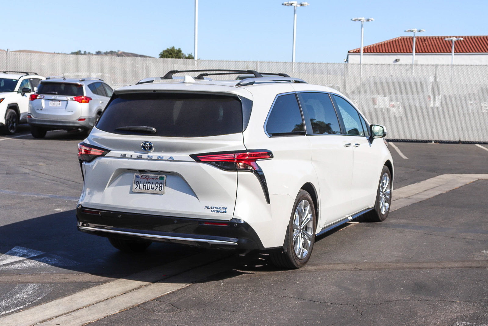 Certified 2024 Toyota Sienna Platinum FWD image 9