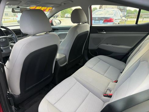 Used 2018 Hyundai Elantra SE w/ Cargo Package FWD image 13