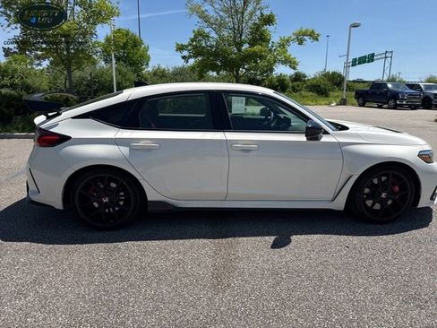 Used 2025 Honda Civic Type R image 8