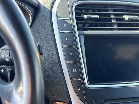 Used 2016 Lincoln MKX Reserve w/ Technology Package image 13