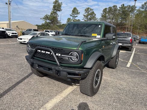 Used 2022 Ford Bronco Badlands image 3