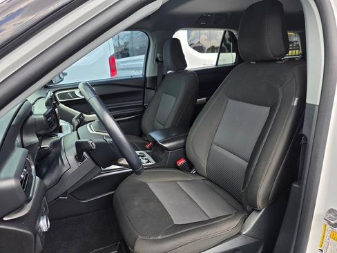 Used 2022 Ford Explorer XLT AWD/4WD image 10