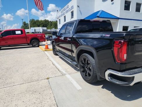 Used 2021 GMC Sierra 1500 SLT w/ SLT Premium Package AWD/4WD image 12