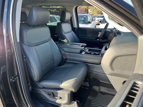 New 2026 Ford Expedition Active image 24