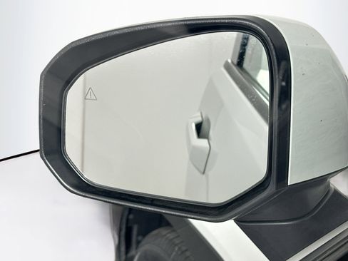 Used 2025 Hyundai Santa Fe SEL FWD image 16