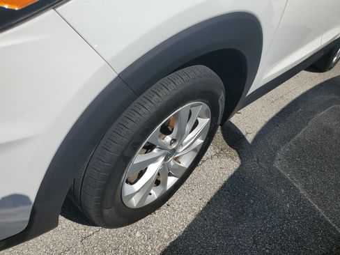 Used 2019 Hyundai Tucson SE w/ Cargo Package FWD image 5