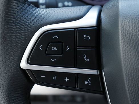 Used 2024 Toyota Sienna Limited AWD/4WD image 12