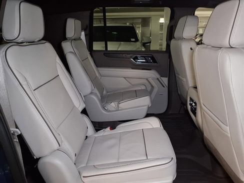 New 2026 GMC Yukon XL Denali w/ Sun & Power Step Package AWD/4WD image 7