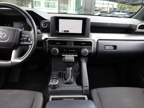 Used 2025 Toyota 4Runner SR5 AWD/4WD image 21