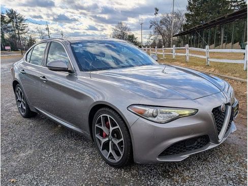 Used 2019 Alfa Romeo Giulia Sprint w/ Cold Weather Package image 3