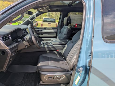 New 2026 Jeep Grand Wagoneer 4WD image 7