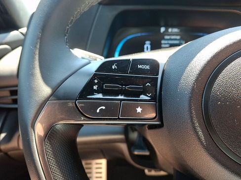 Certified 2025 Hyundai Elantra Sport FWD image 21