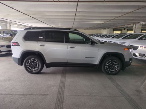 New 2026 Jeep Cherokee Laredo image 4