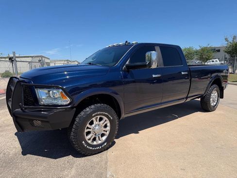 Used 2014 RAM 3500 Laramie w/ Cold Weather Group image 5