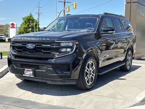 Used 2025 Ford Expedition Active AWD/4WD image 10