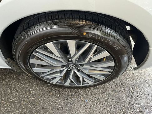 Used 2024 Nissan Altima 2.5 SV image 30