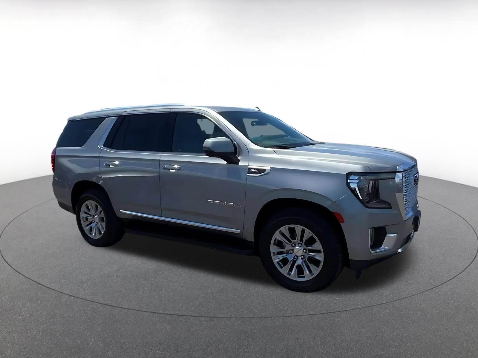 Used 2023 GMC Yukon Denali RWD image 2