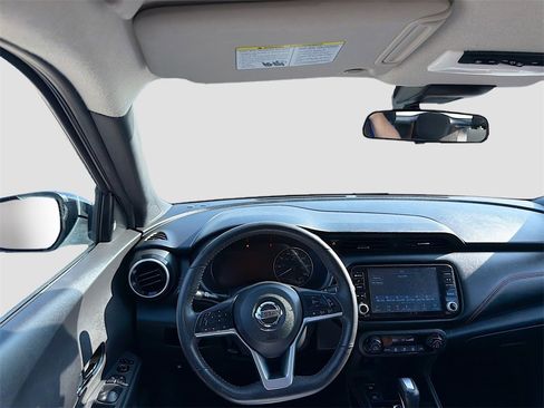 Used 2021 Nissan Kicks SR w/ Exterior Package image 22