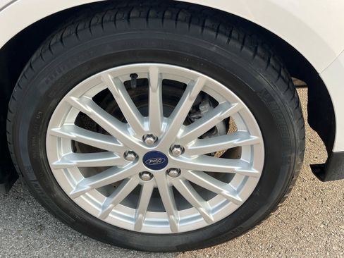 Used 2016 Ford C-MAX SEL w/ Equipment Group 302A FWD image 11