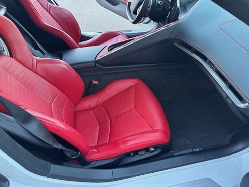 Used 2022 Chevrolet Corvette 2LT w/ Z51 Performance Package image 9