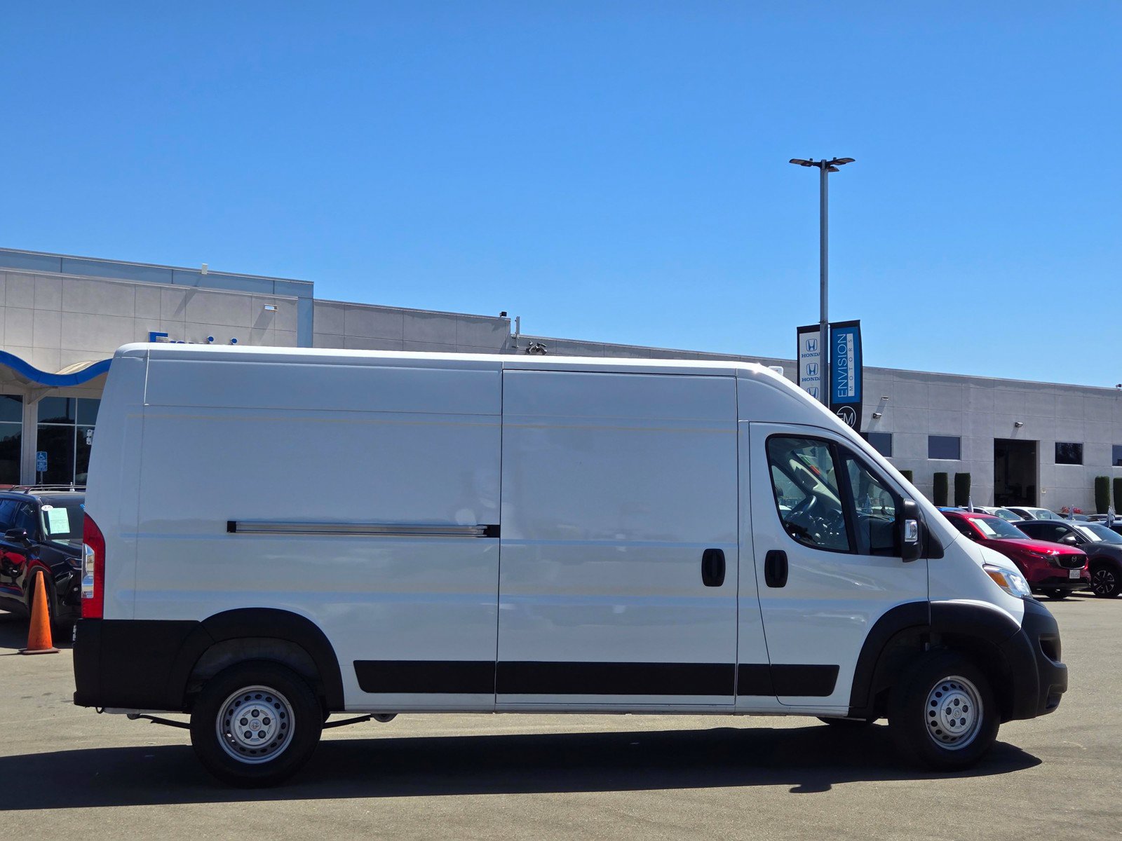 Used 2025 RAM ProMaster 2500 w/ Convenience Group FWD image 8
