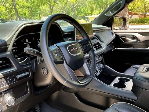 Used 2024 GMC Yukon AT4 w/ Technology Package AWD/4WD image 14
