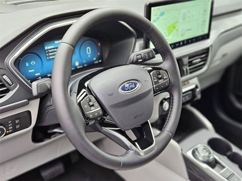 New 2025 Ford Escape SE w/ PHEV Premium Package image 19