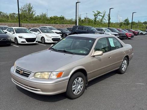 Used 2001 Toyota Camry LE w/ Value Pkg 3 FWD image 5