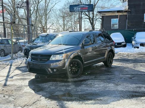 Used 2019 Dodge Journey SE w/ Connectivity Group FWD image 6