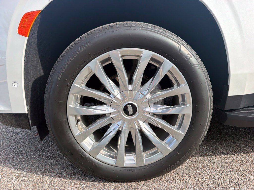 Used 2023 Cadillac Escalade Premium Luxury RWD image 12
