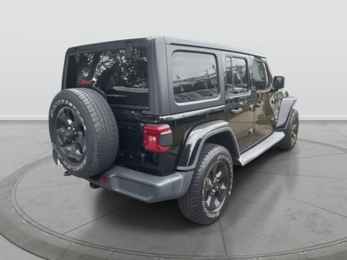 Used 2018 Jeep Wrangler Unlimited Sahara image 5