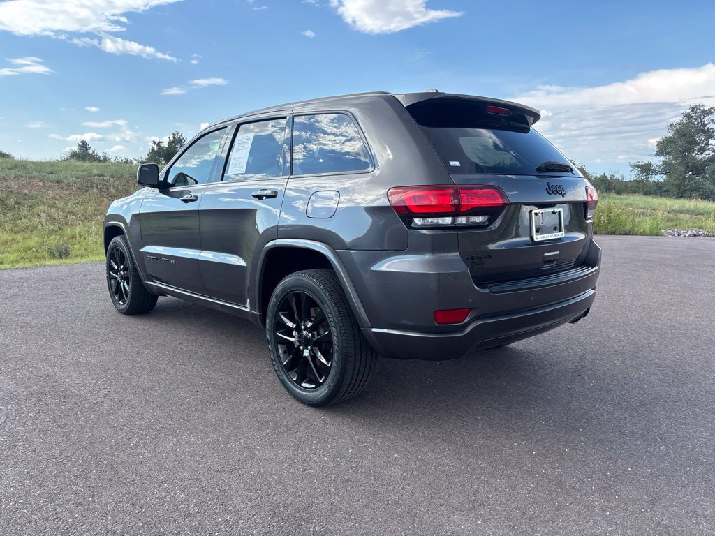 Used 2021 Jeep Grand Cherokee Laredo X AWD/4WD image 7