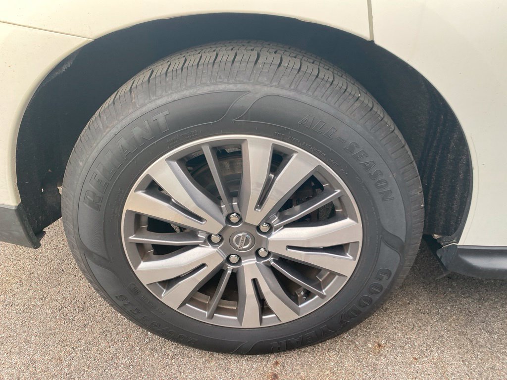 Used 2019 Nissan Pathfinder SL FWD image 8
