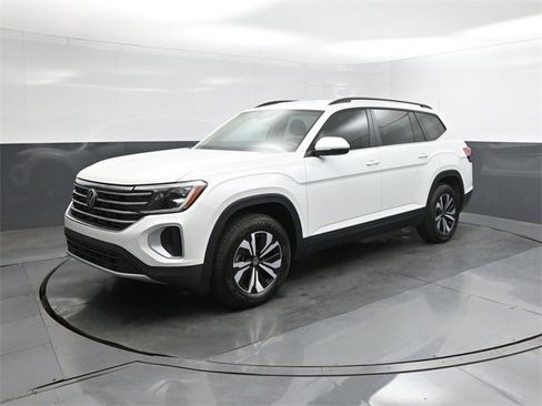 New 2026 Volkswagen Atlas SE image 1