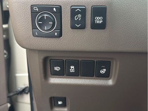Used 2011 Lexus GX 460 Premium AWD/4WD image 21