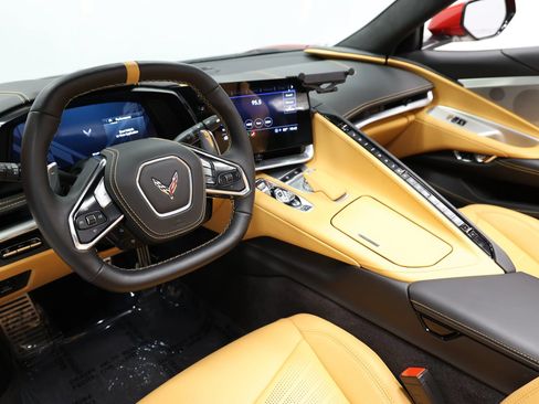Used 2023 Chevrolet Corvette Stingray Premium Conv w/ Z51 Performance Package RWD image 3