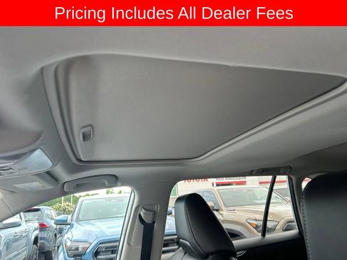 Used 2021 Toyota RAV4 XLE Premium FWD image 5