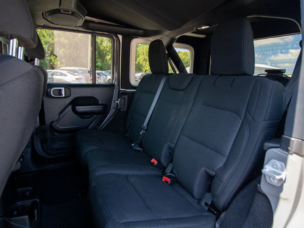 Used 2021 Jeep Wrangler Unlimited Sport AWD/4WD image 15