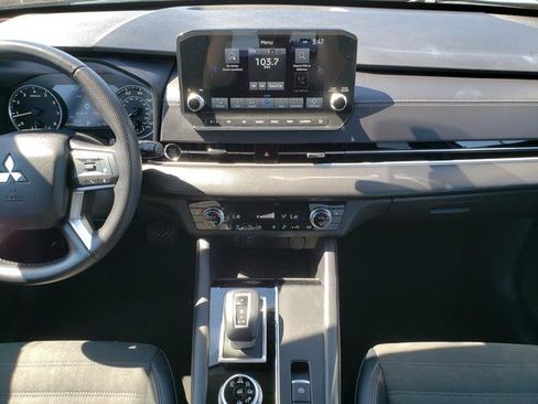 Used 2023 Mitsubishi Outlander SE AWD/4WD image 16