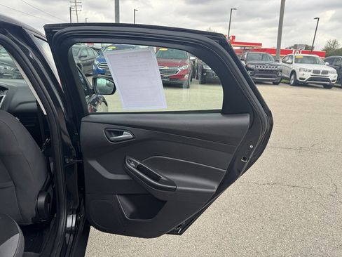 Used 2014 Ford Focus SE w/ SE Winter Package FWD image 16
