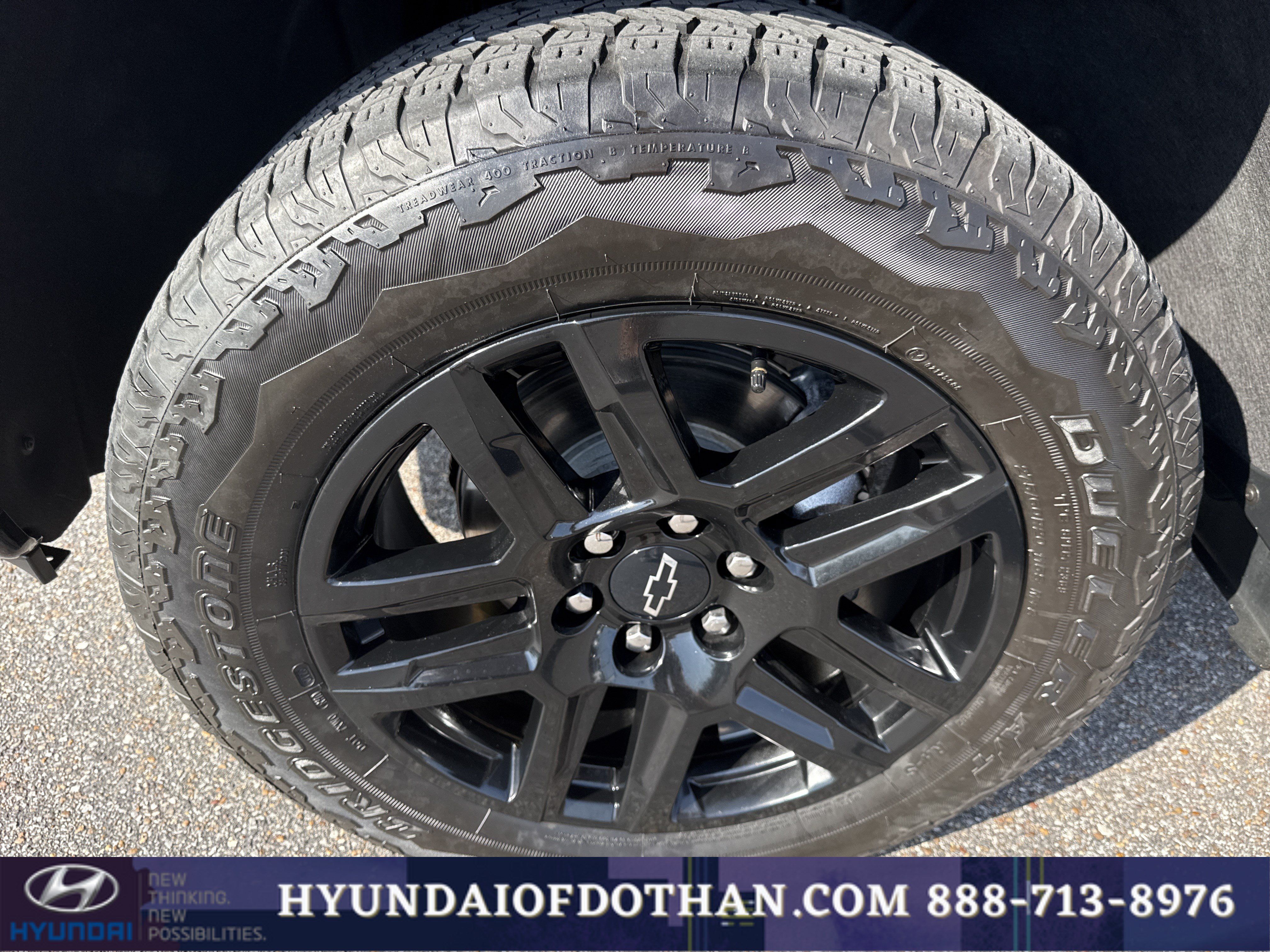 Used 2025 Chevrolet Silverado 1500 LT Trail Boss w/ Convenience Package II AWD/4WD image 19